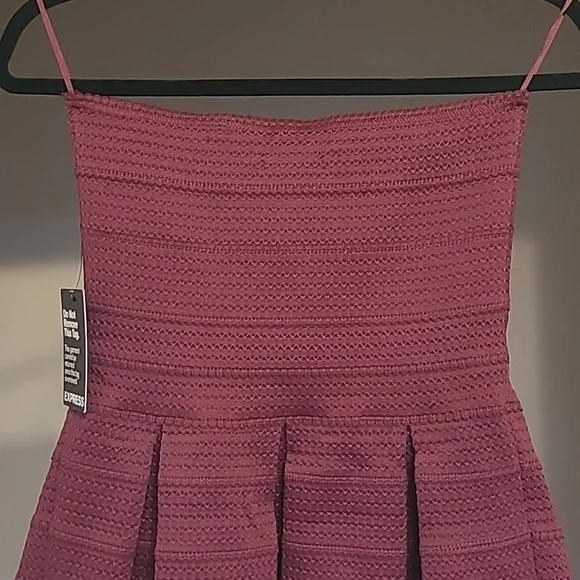 Express Strapless Sweetheart Pleated Skater Dress Maroon Wine NWT Size M - Picture 14 of 17